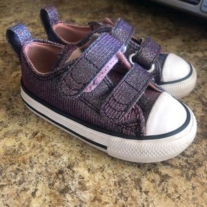 Toddler converse size 5 like new